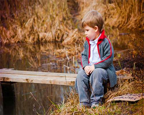 怀孕两个月时，胎儿的大小如何?